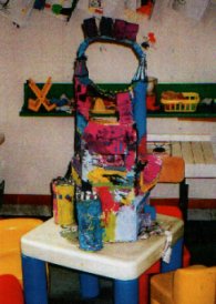 castello con materiale riciclato